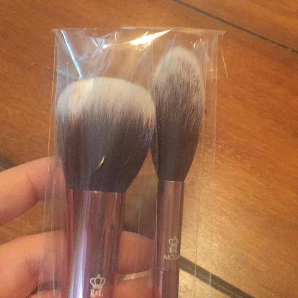 Moda Powder + Soft Glow Kit - Picture 4 of 4